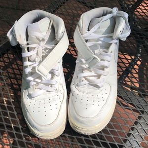 Size 9 men air force one's
